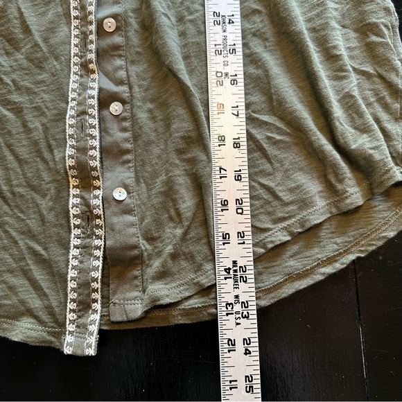 Lucky Brand Small Olive Green and White Embroidered Lightweight Button Down - Picture 4 of 11